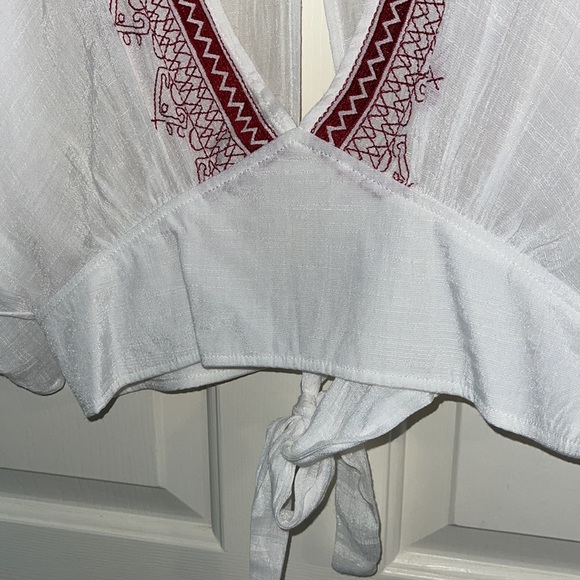 white flowy crop top - Picture 3 of 4